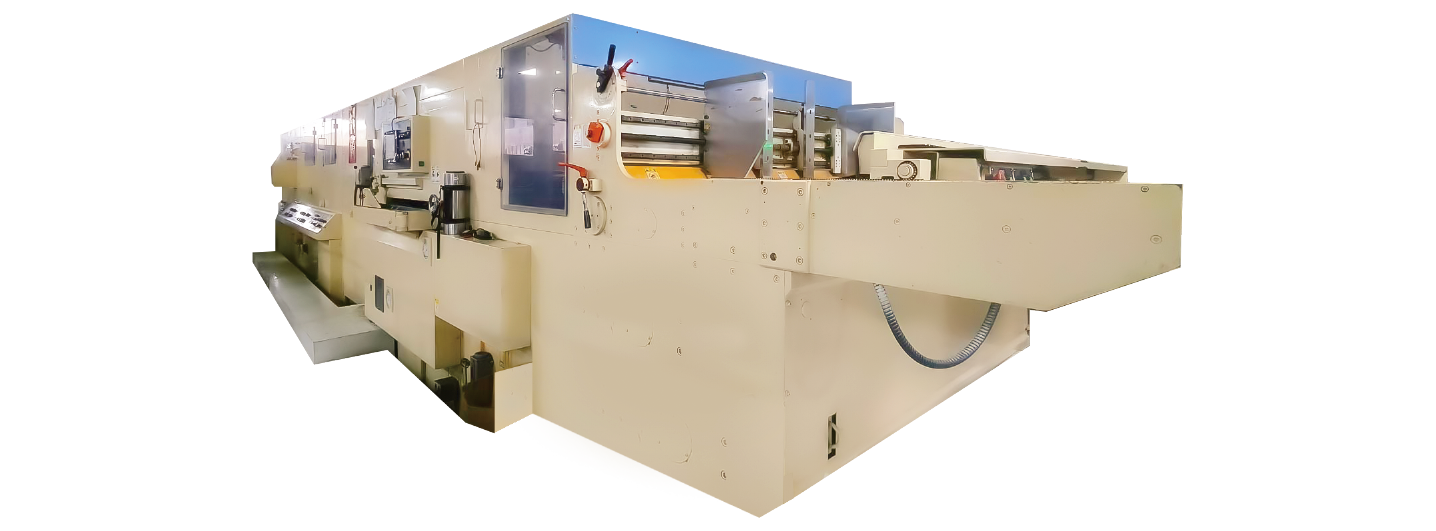 日本三川-平軋機，此機台為日本製的平軋機，利用刀模可量產不同形狀的紙箱，且具備震動去屑功能提高生產品質，多用於製作飲料、食品外箱